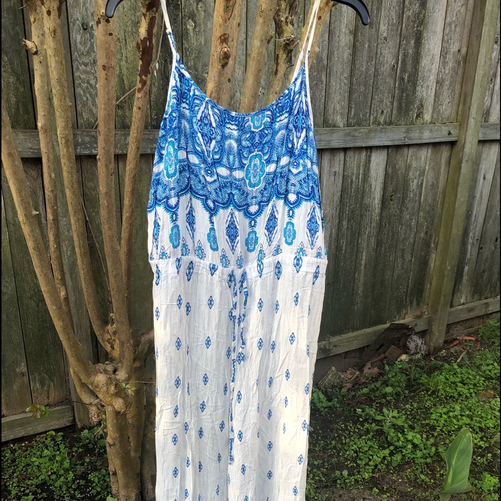 Sleeveless strapped jumpsuit